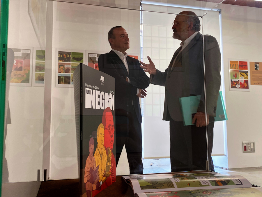 Hidalgo elogia la exposición del cómic biográfico de Juan Negrín en Las Casas Consistoriales