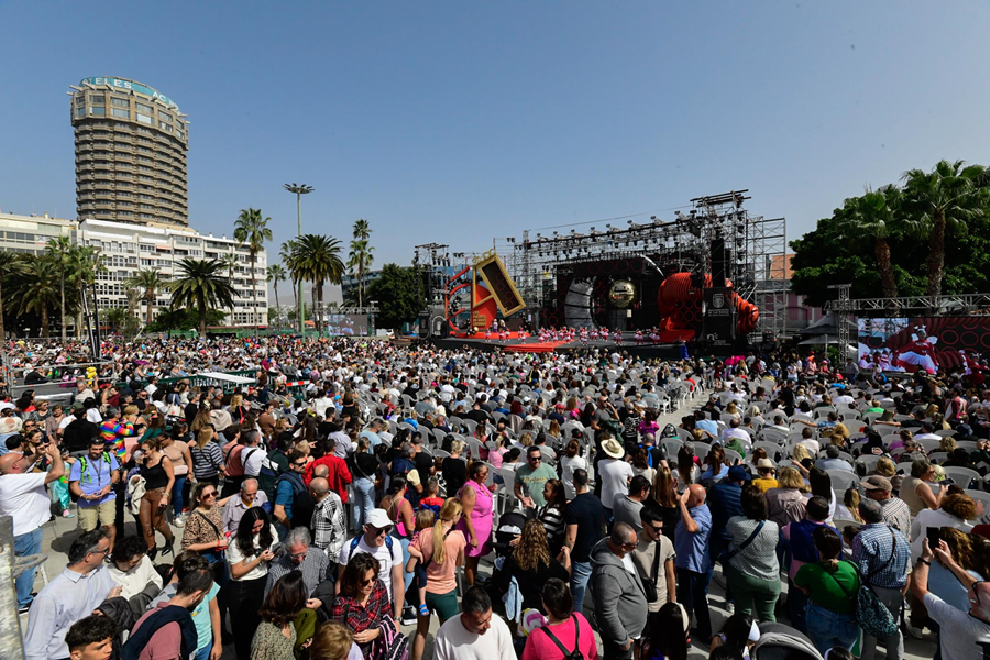 La matiné de «Studio 54» puso a 1.150 niños a bailar sobre el escenario y congregó a otras 3.500 personas en el recinto