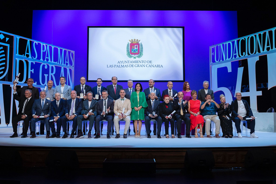 Darias defiende la libertad, igualdad y justicia para garantizar el progreso de la ciudad