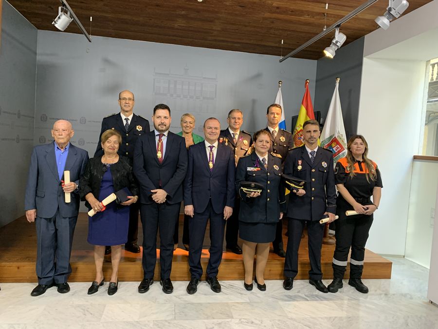 El Ayuntamiento conmemora el Día del Patrón de los Bomberos con la entrega de reconocimientos para distinguir su labor