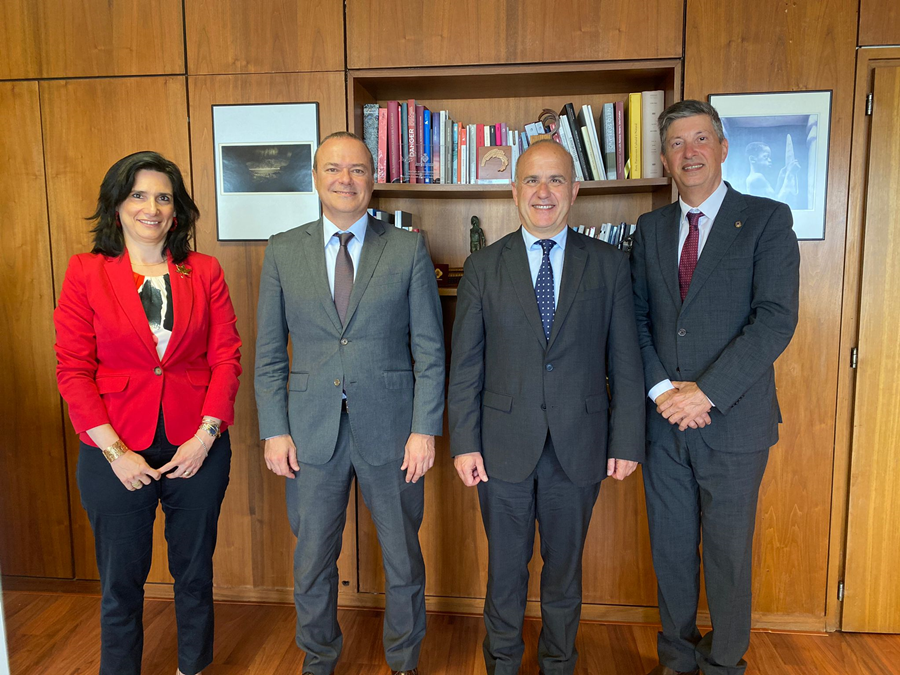 Hidalgo mantiene un encuentro con el rector de la UNED, entidad con la que el Ayuntamiento colabora en la formación complementaria de la ciudadanía