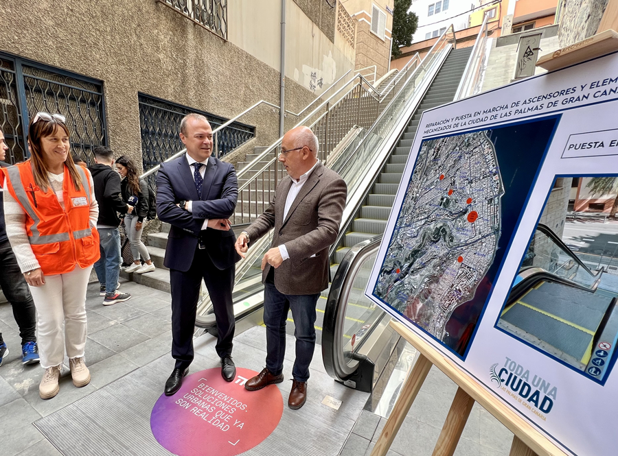 El Ayuntamiento pone en funcionamiento las escaleras mecánicas que unen Primero de Mayo con San Nicolás