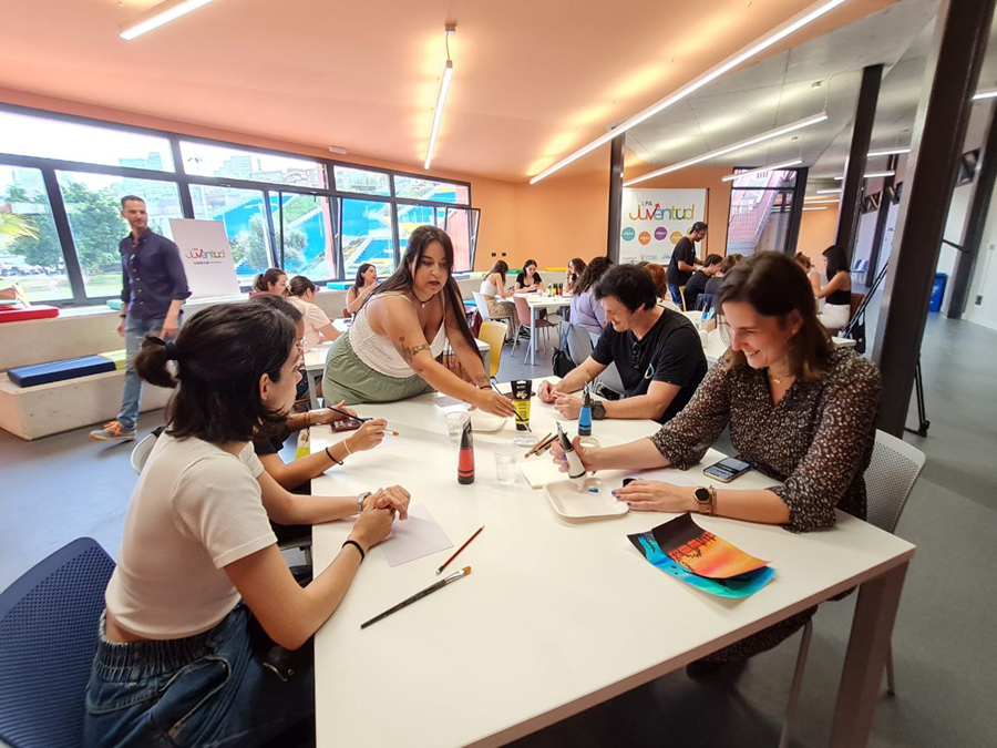 El Espacio Joven Creativo 'La Grada' comienza su programa de actividades con un gran éxito de participación y cubriendo todas las plazas