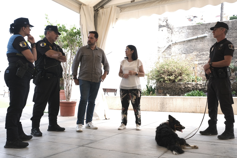 La alcaldesa Darias potenciará la Unidad Canina de la Policía Local de Las Palmas de Gran Canaria