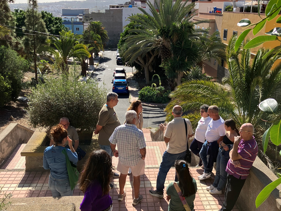 El Ayuntamiento estrena en Los Giles un plan de actuaciones integrales de cuidado de zonas verdes