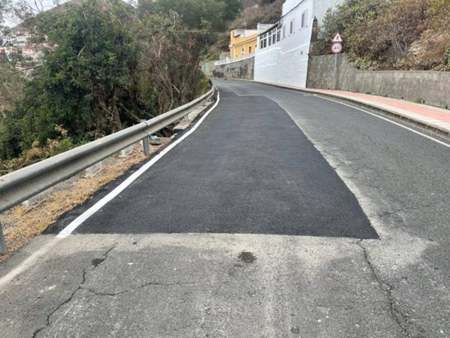 El Ayuntamiento culmina la construcción de un muro de hormigón armado para consolidar la carretera de El Fondillo