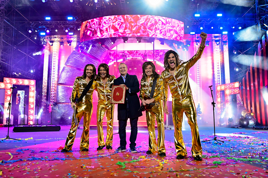 Los Salvapantallas, reyes de la música disco en la inauguración del Carnaval de «Studio 54»