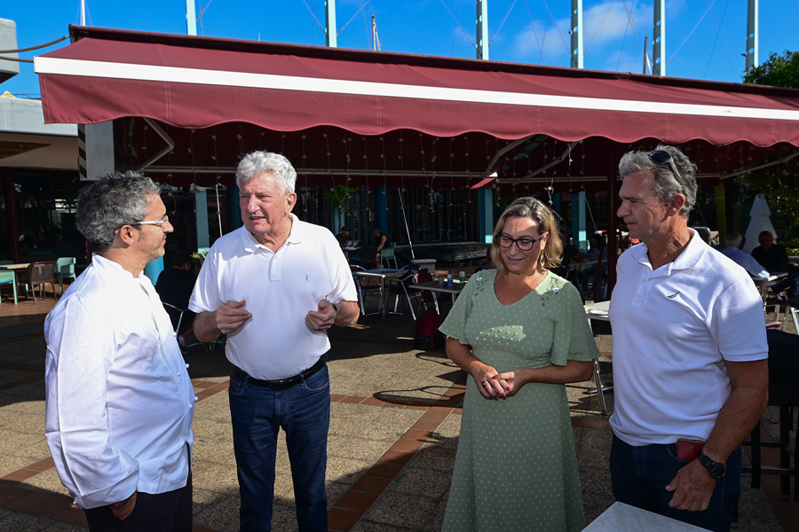 El Ayuntamiento y el Club Marítimo Varadero suman recursos para fomentar la práctica de la vela recreativa en la ciudad