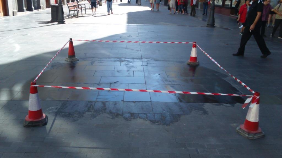 El Ayuntamiento reacondiciona aceras de calles, plazas y parques históricos como Triana, Las Canteras, Santa Ana, San Telmo o Santa Catalina