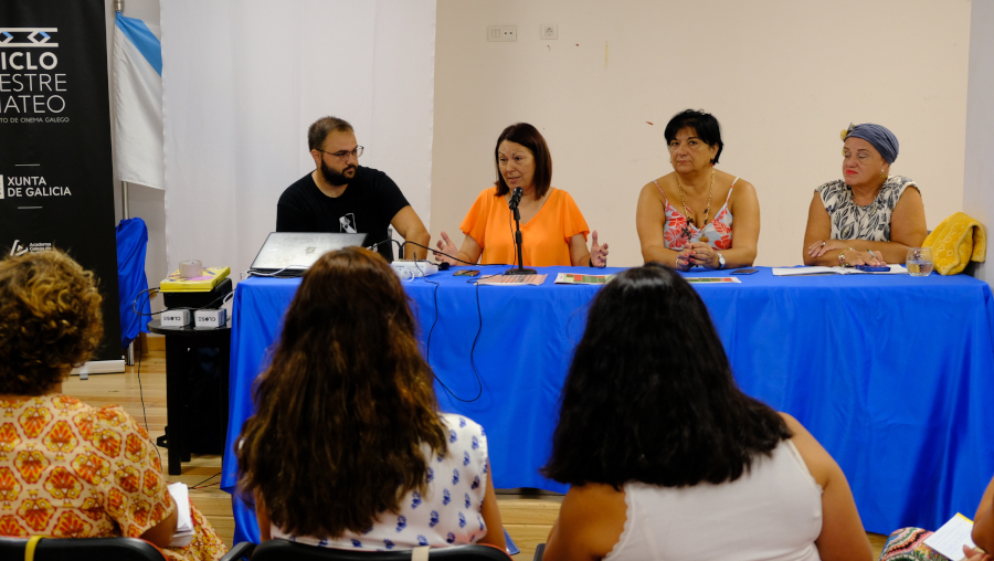La concejala de Bienestar Social, Carmen Luz Vargas, y Casa de Galicia preparan la campaña benéfica navideña