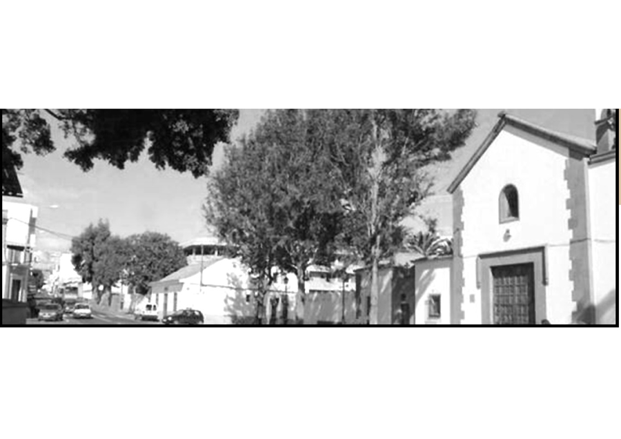 El Ayuntamiento realiza un recorrido histórico junto a las personas mayores de la ciudad por el casco antiguo de Jinámar