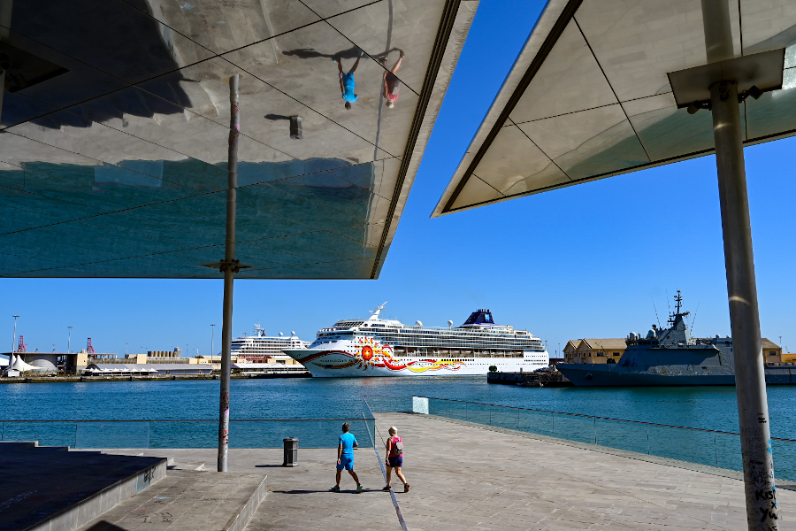 El Puerto de Las Palmas tiene previstas 30 escalas de cruceros en febrero, el mes del Carnaval de Studio 54