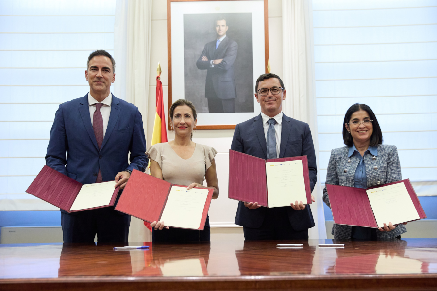 Darias suscribe un convenio con el Gobierno de España para rehabilitar 614 viviendas en La Isleta y Jinámar
