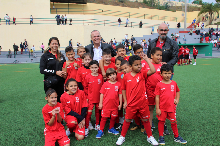 El Ayuntamiento pone en marcha una nueva edición de la Liga de Escuelas Municipales de Fútbol 8 con cerca de un millar de niños