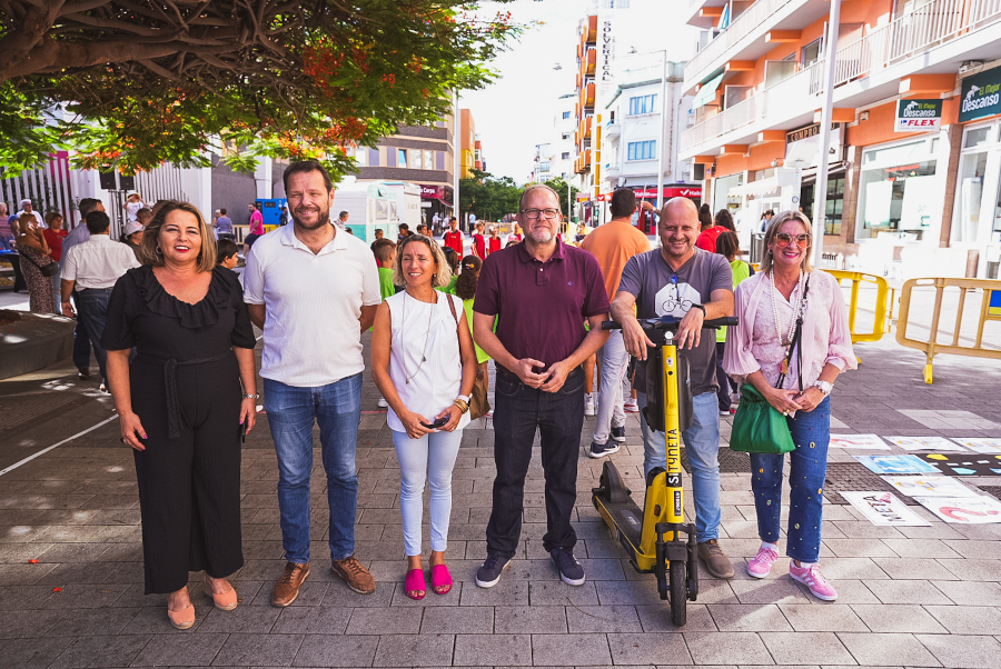 El 'Día Sin Coches' llena la calle Galicia de talleres y actividades para fomentar la movilidad sostenible entre los más jóvenes