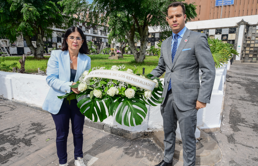 El Ayuntamiento conmemora con una ofrenda el Día Internacional de Recuerdo y Homenaje a las Víctimas de la Guerra y de la Dictadura franquista