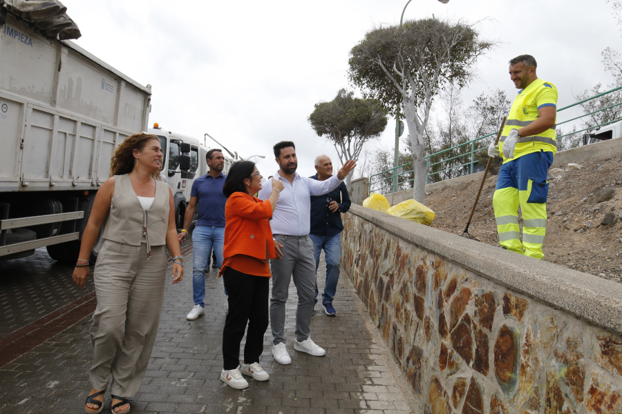 Las actuaciones conjuntas de limpieza y cuidado de zonas verdes cumplen un año con la plantación de 800 nuevos ejemplares