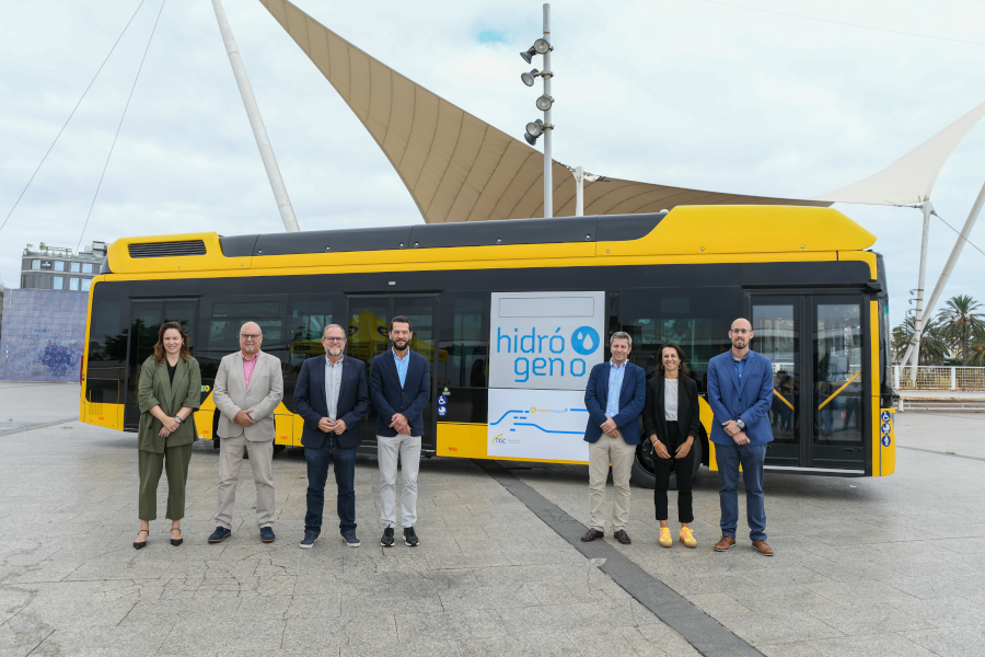 Guaguas Municipales incorpora su primer vehículo propulsado por hidrógeno verde para avanzar hacia una movilidad sin emisiones contaminantes