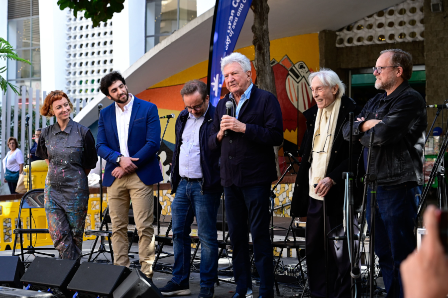 La entrada del Mercado Central de Las Palmas de Gran Canaria recupera los emblemáticos murales de Pepe Dámaso