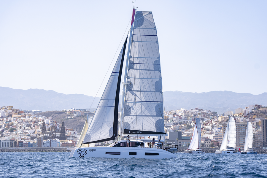 La 12 ARC Plus, con 94 veleros, se despidió este domingo de Las Palmas de Gran Canaria con un gran ambiente de público