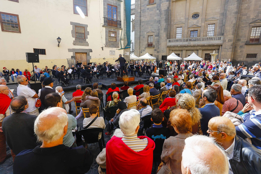La Banda Sinfónica Municipal lleva «Ritmos y danzas sin fronteras» a la plaza del Pilar Nuevo