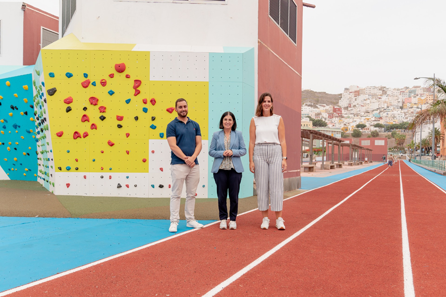 El Ayuntamiento renueva el rocódromo y la pista de atletismo del Parque Deportivo de la Vega de San José