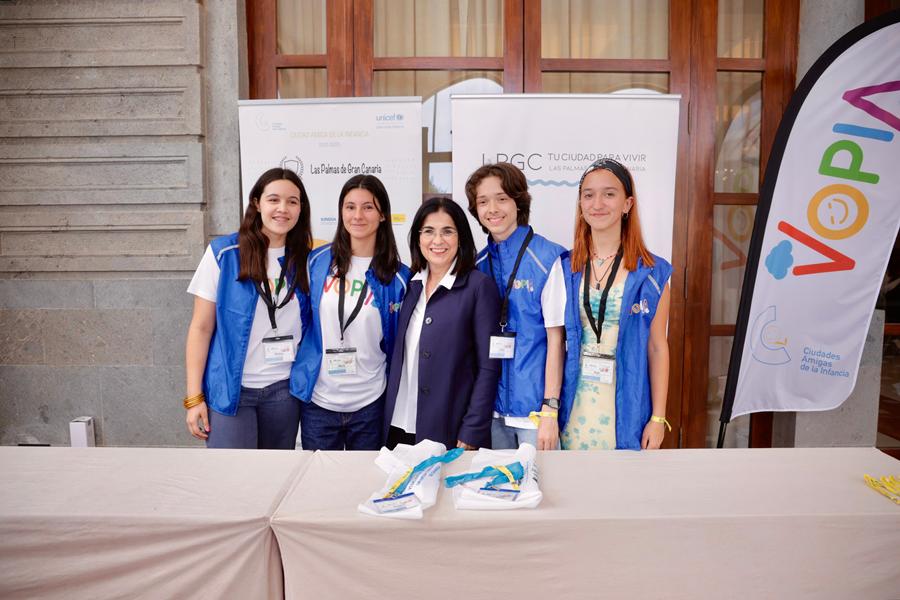 Darias defiende que la participación infantil y adolescente contribuye a transformar las ciudades en espacios para la convivencia