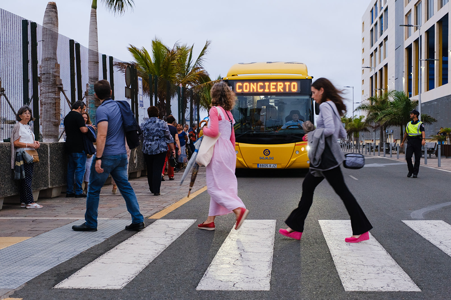 Guaguas Municipales prepara un dispositivo especial de transporte para el singular concierto de la Orquesta Filarmónica en la terminal de contenedores del muelle de La Luz