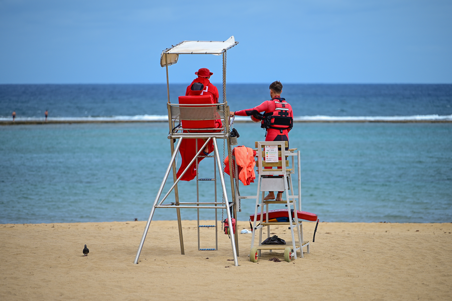 Las playas de Las Palmas de Gran Canaria activan el horario de Cruz Roja para la temporada de verano
