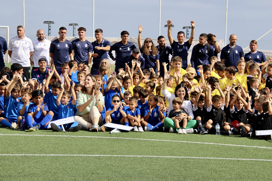 Darias inaugura la nueva temporada de las Escuelas Deportivas Municipales, en la que participarán 750 niños y niñas