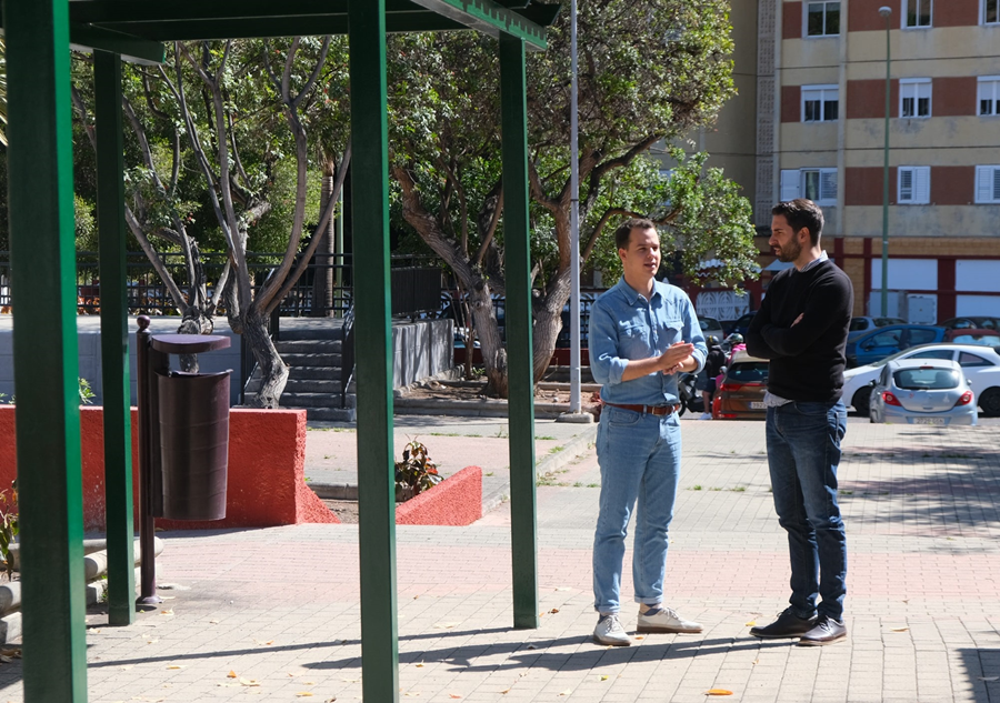 El Ayuntamiento finaliza los trabajos de acondicionamiento de la plaza del Polígono Cruz de Piedra