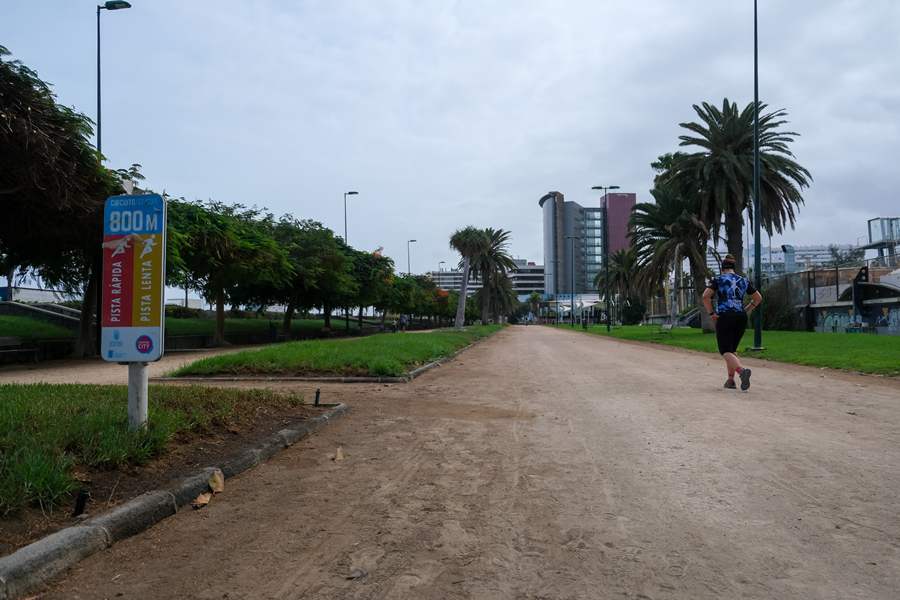 El Ayuntamiento finaliza los trabajos de mejora del pavimento de la pista de atletismo Parque Romano