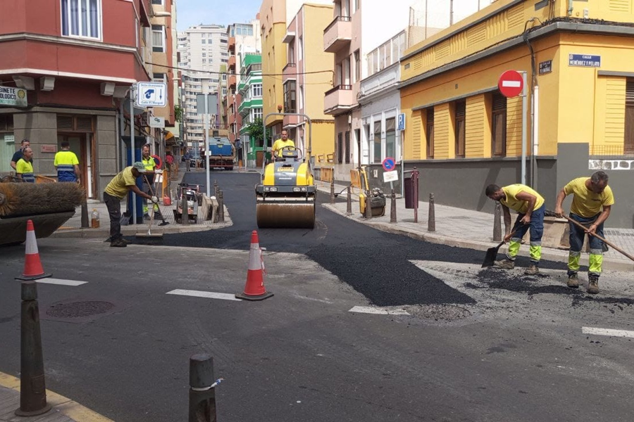 El Ayuntamiento mejora el saneamiento en la calle Pi y Margall tras renovar el colector