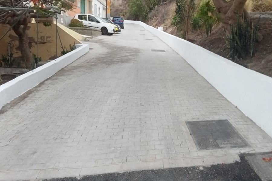 El Ayuntamiento realiza cerca de un centenar de actuaciones de vías y obras en más de 40 de barrios
