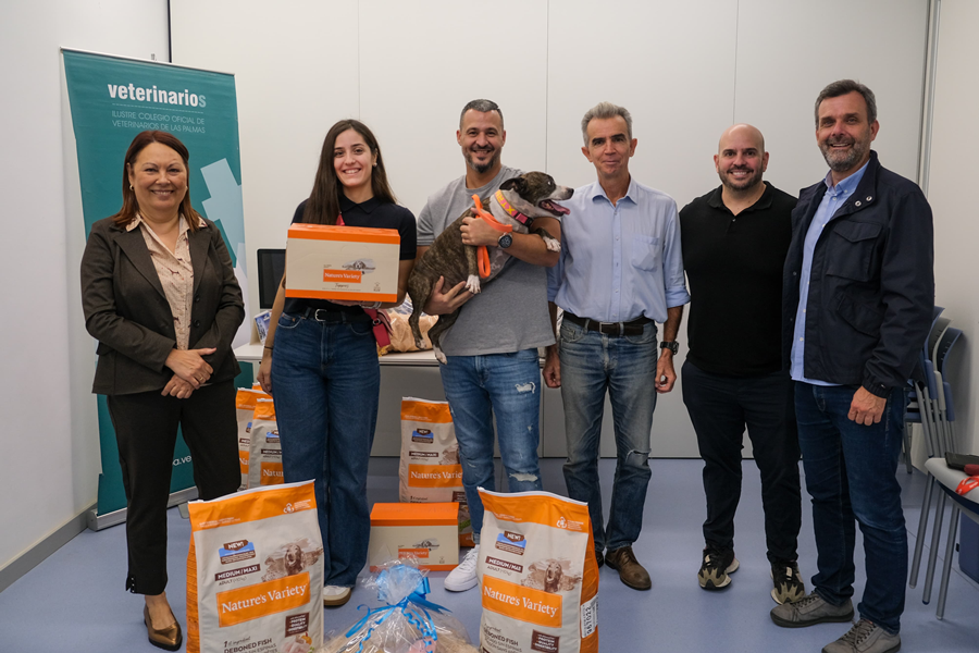 El Ayuntamiento y el Colegio de Veterinarios entregan los premios del Concurso de Fotografía 'De vacaciones con mi perro'