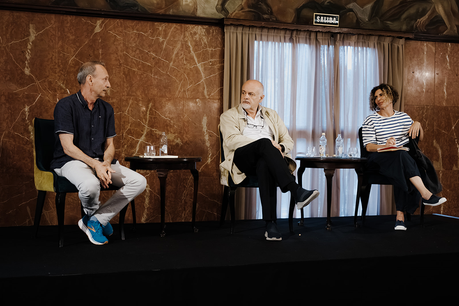 Expertos en turismo y arquitectura proponen un decrecimiento para encontrar el equilibrio entre la comunidad local y el turismo