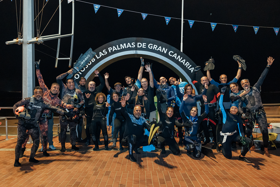 El open nocturno del Fotosub 2024 anticipa un fin de semana lleno de actividades familiares y fotografías en el acuario natural de Las Canteras