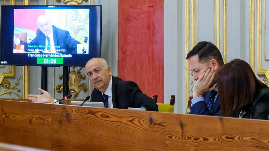 Francisco Hernández Spínola durante el Pleno