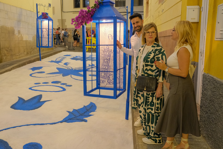 La Isleta prepara las tradicionales alfombras de sal por el día grande de las Fiestas del Carmen