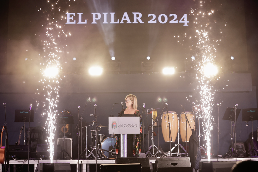 La concejala Inmaculada Medina da inicio a las Fiestas del Pilar con la lectura del pregón