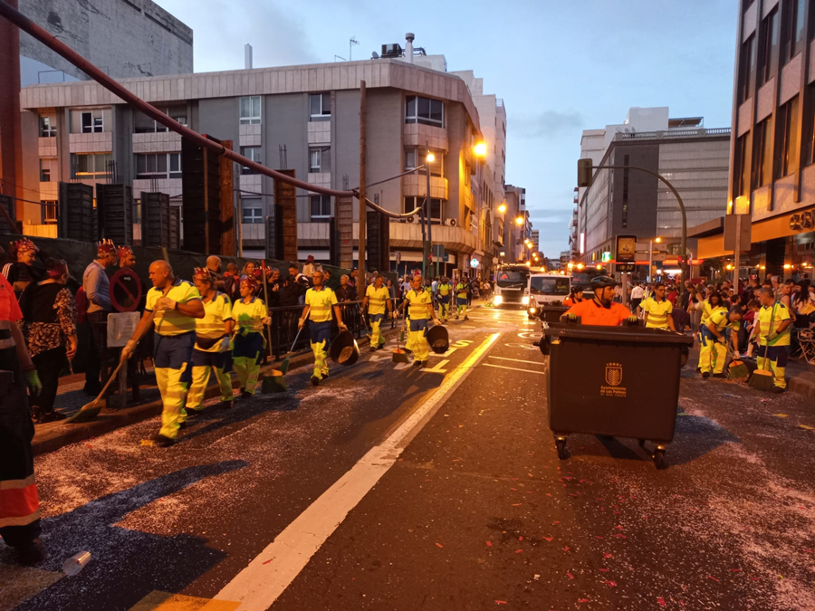 Limpieza recoge 13.200 kilos de residuos sólidos en las calles tras la Cabalgata y la Noche de Reyes