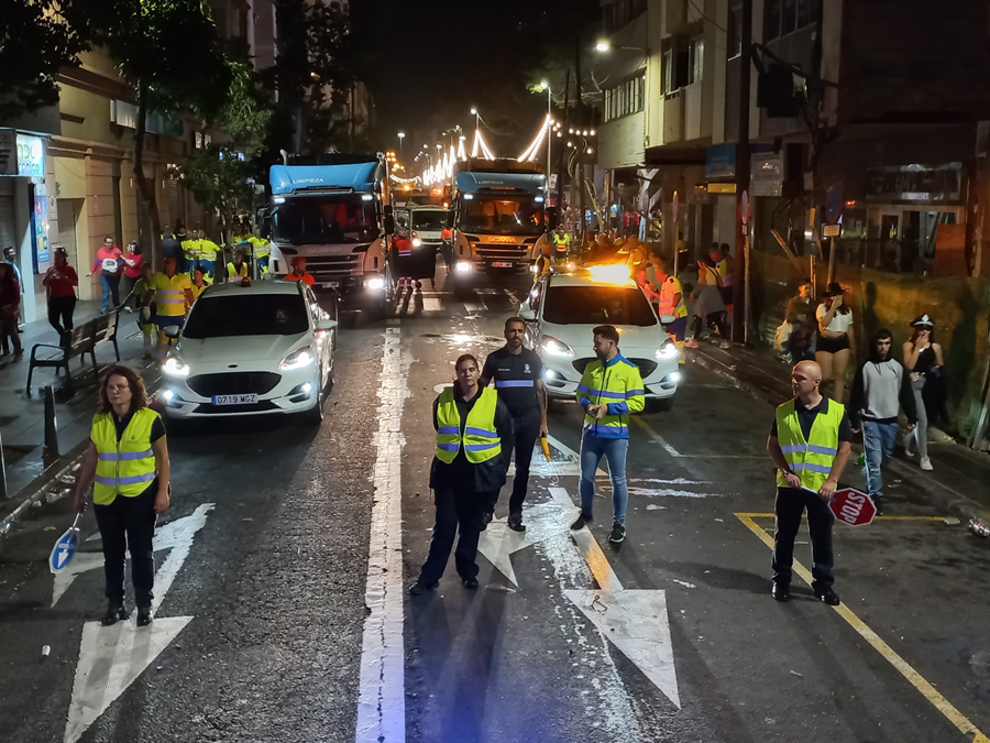 Limpieza recoge 22.500 kilos de residuos durante la Gran Cabalgata de 'Los Carnavales del Mundo'
