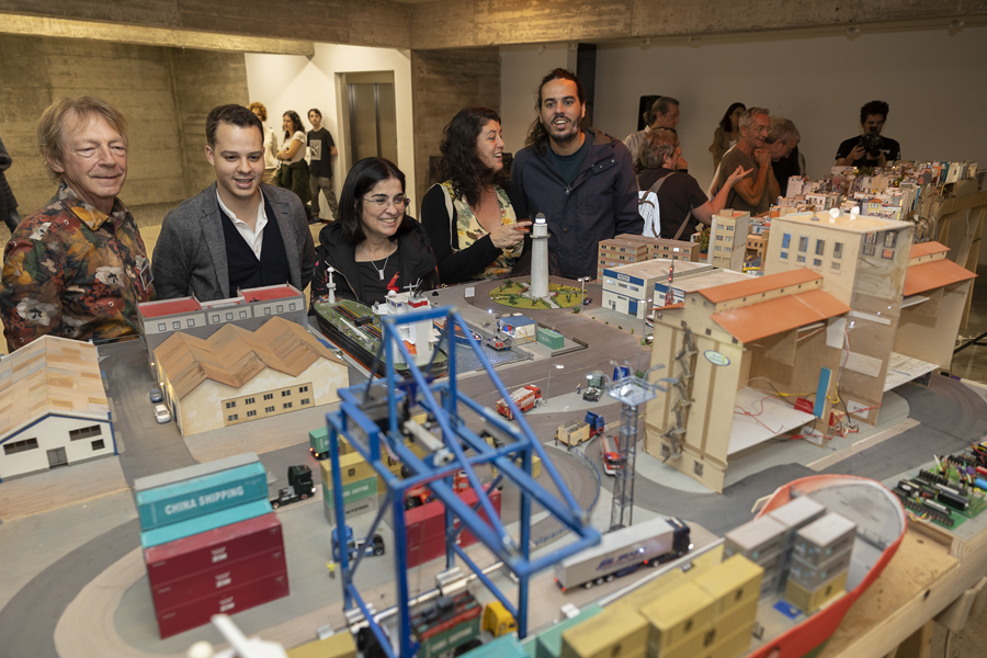 La alcaldesa visita la exposición de La Isleta en miniatura