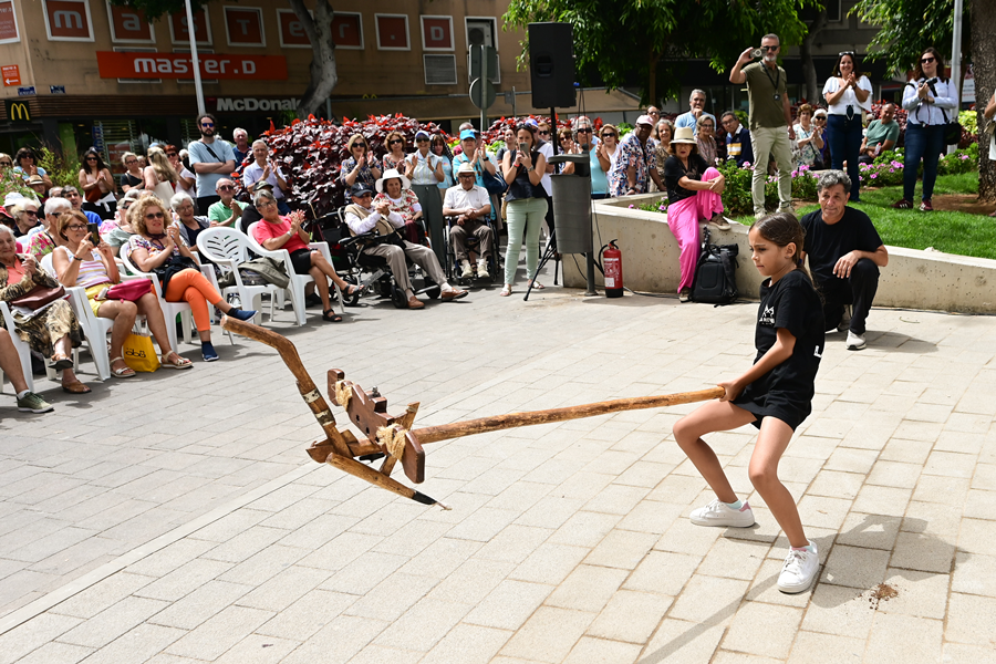 El folclore infantil protagonista el 12 de octubre en la Plaza de España