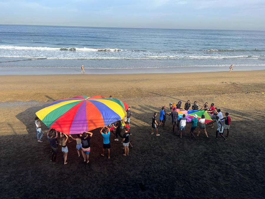 Las Canteras, escenario de solidaridad y concienciación medioambiental