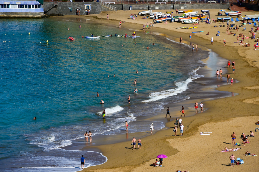 Los servicios mínimos del servicio de salvamento y socorrismo en las playas de Las Palmas de Gran Canaria operan con normalidad