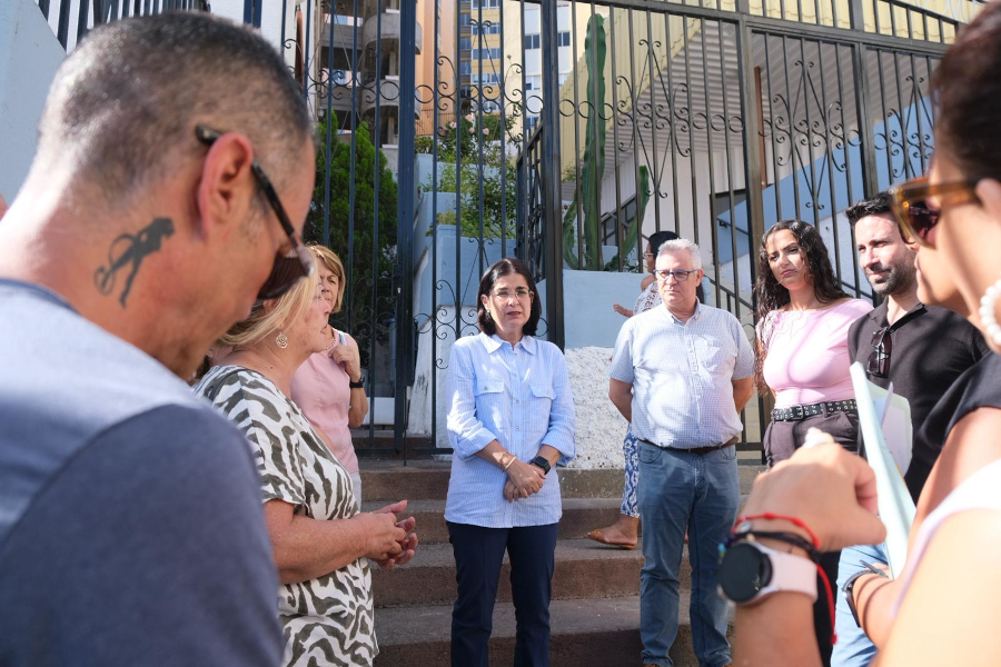 La alcaldesa Darias visita Casablanca I y comparte con vecinos y vecinas las mejoras realizadas en el barrio