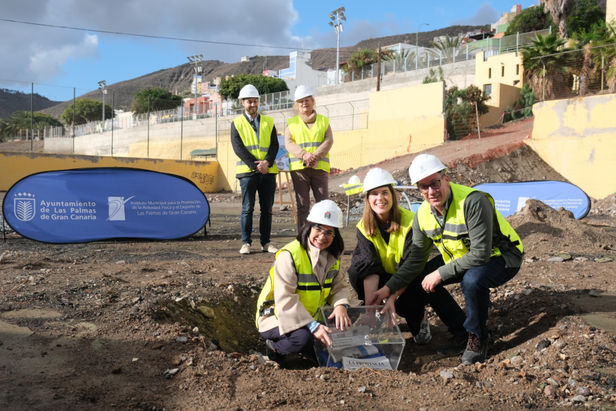 El Ayuntamiento inicia la transformación de un espacio en desuso en la primera pista multideportiva de la ciudad