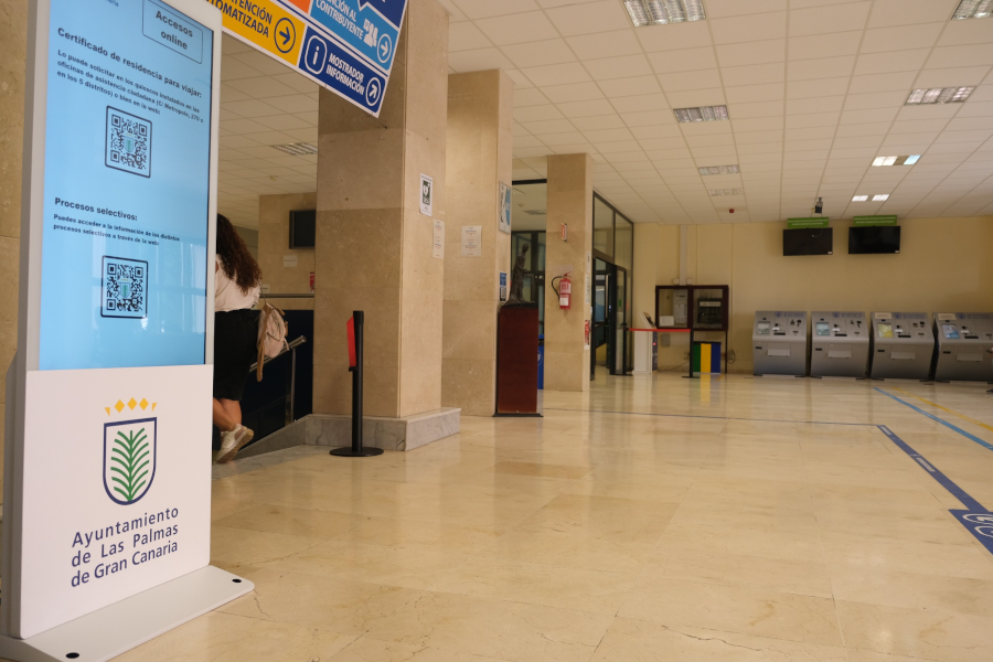 El Ayuntamiento incorpora tótems informativos en las Oficinas Municipales de León y Castillo