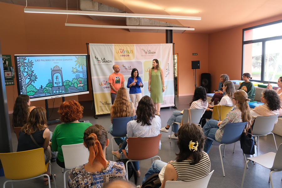 El Ayuntamiento acerca a la juventud de la ciudad el talento del ilustrador y creador de contenidos '72 Kilos'